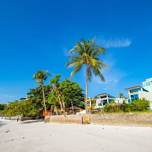 【beach Front】海景沙滩别墅，私人泳池，免费早餐，女佣每日清洁，生活方便交通便利 Villa