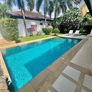 Villa Stunning 2-bedroom Pool