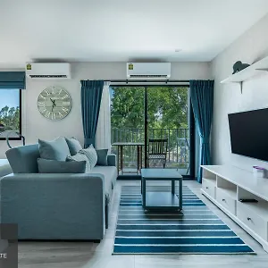 Apartment By The Sea E413 *