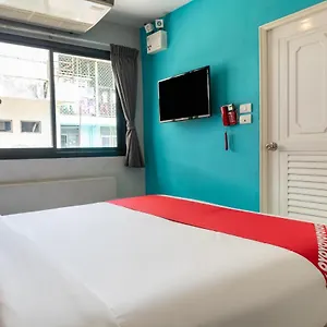 Oyo 501 At Night Hotel 2*