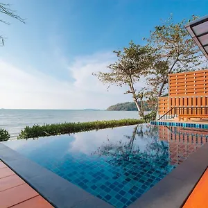 Koh Sirey Beachfront Pool - 2 Bedrooms House Phuket