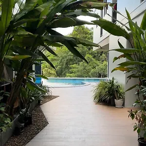 De De Thailand Apartment