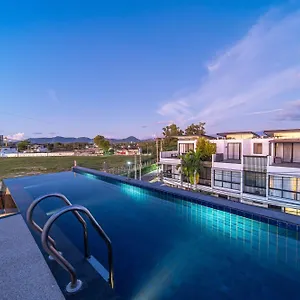 Laguna Park 的现代化5卧室泳池别墅 Villa *