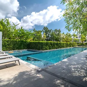 Holiday home Awesome 3bd Townhouse With A Patio