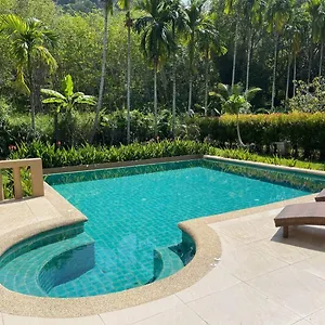 17 - Tropical Pool Holiday home