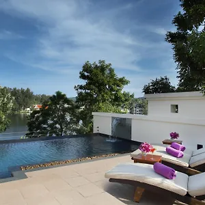 Dusit Thani Laguna Pool Resort
