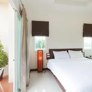Hotel Huga Place 2*