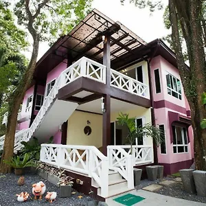 Sandy House Guest house 2*