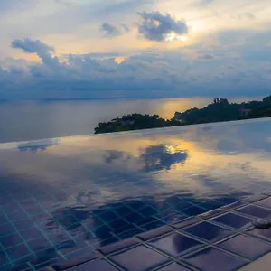 Hotel Grand Bleu Ocean View Pool