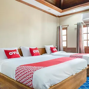 Oyo 736 Poshtel Hotel 3*
