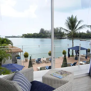 Hotel Phuket Boat Quay 4*