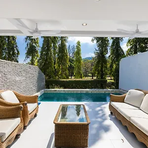 4 Bedrooms & Bathroom For Up To 12 Guests 7kms To Patong At The Fairways Golf *