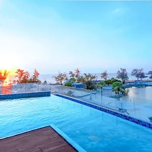 Phoenix 4*