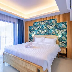 Mellow Poshtel -