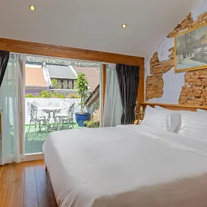 Hotel Twelve 8 Boutique House 3*