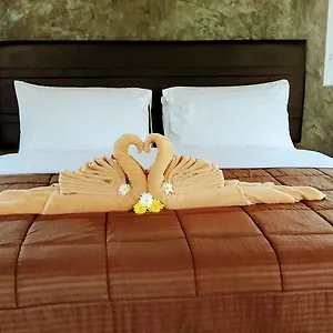 Layan Natural Bungalow Guest house 2*