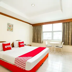 Hotell Oyo 320 Regent 2002 3*