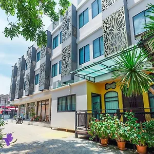 The Little Nest Hotel 2*